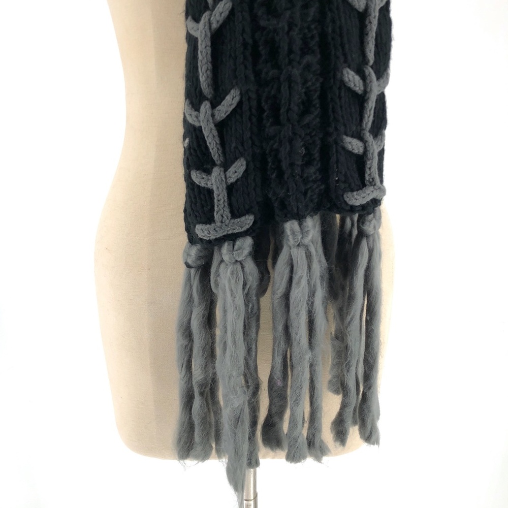 Steve Madden Chunky Chevron Laced Muffler Scarf - Picture 2 of 5